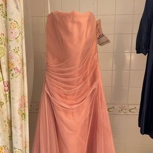 Vera Wang Maids Pink tulle dress mid-length strapless